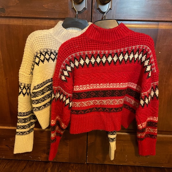 Red and white festive sweaters (crop top) - Picture 2 of 2